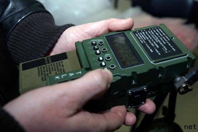 军用电台与手机工作原理有何不同，功率一致么？